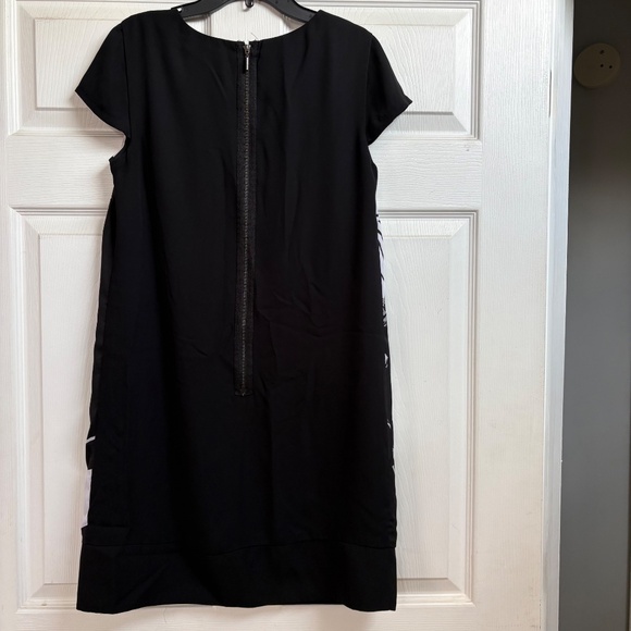 Kensie Face Print Mini Dress - Picture 6 of 7